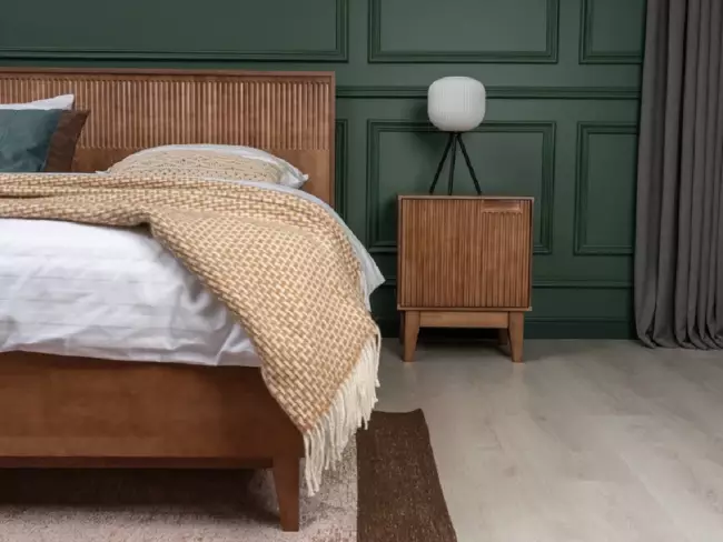 Кровать Tempo из массива дерева с высокими ножками Кровать Tempo из массива дерева с высокими ножками